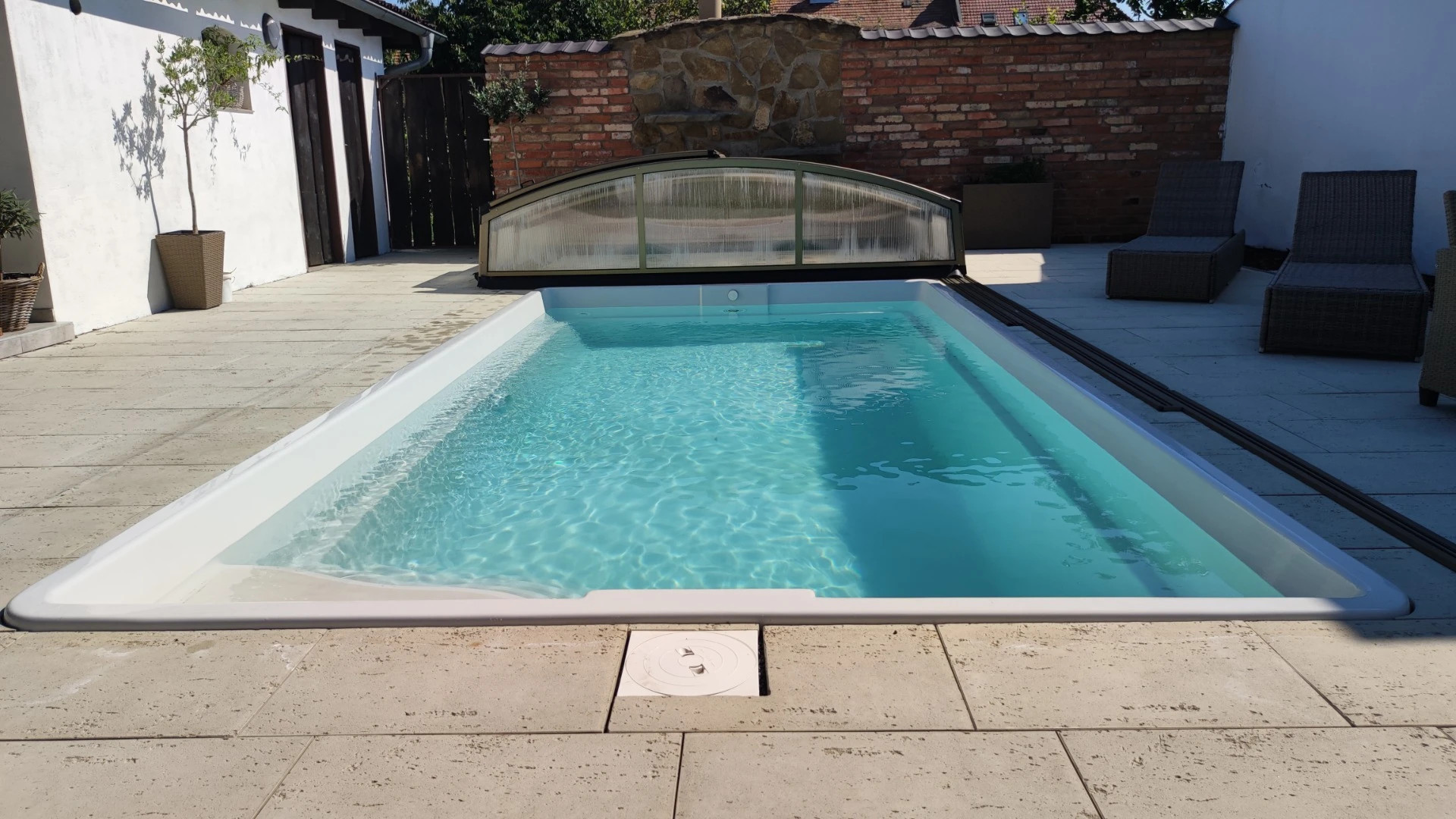 Premium LUX-jednokolajnicový s odstupňovanou (jednosmernou) koľajnicou