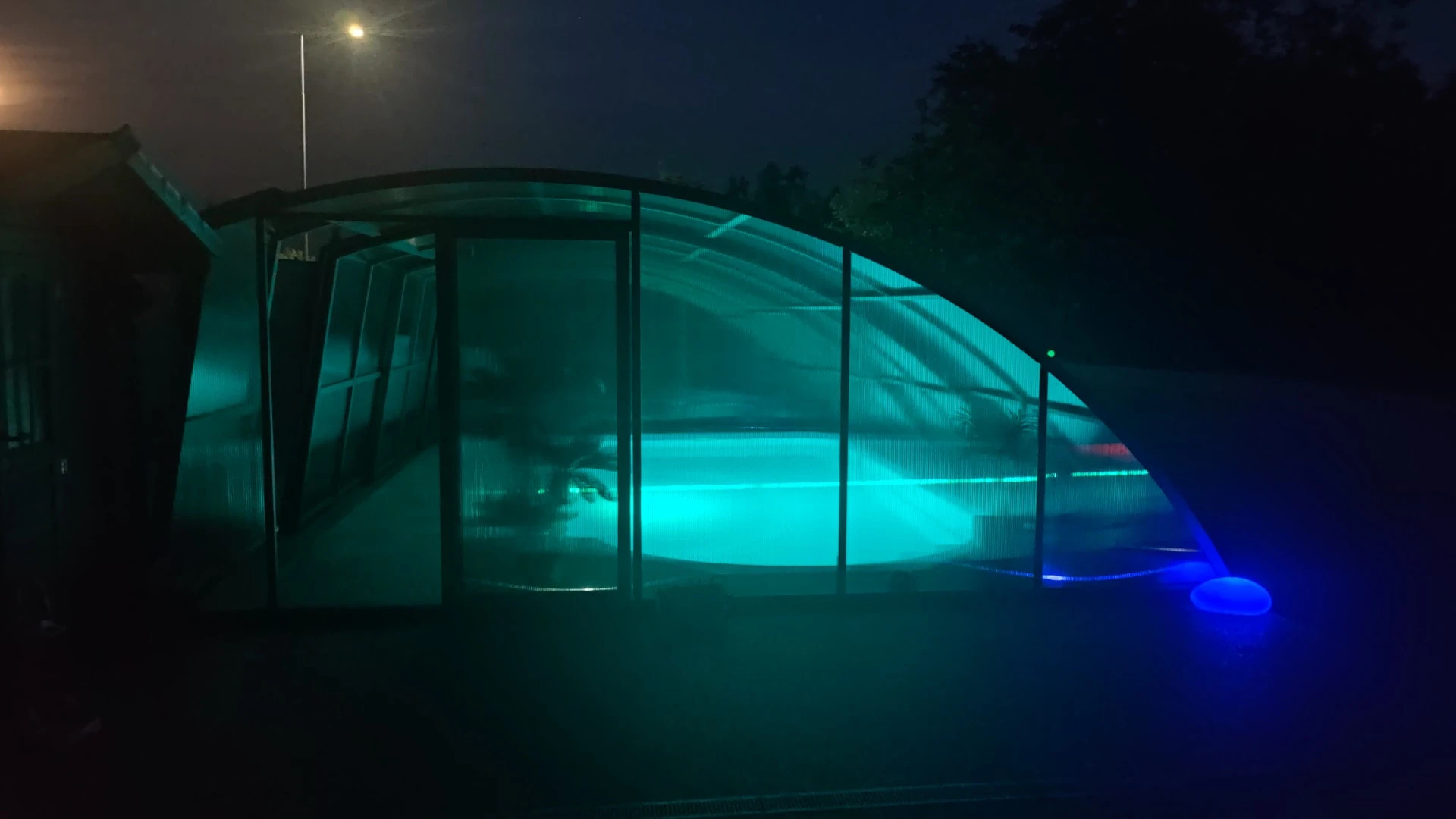 Nočné kúpanie bez komárov a v teple...